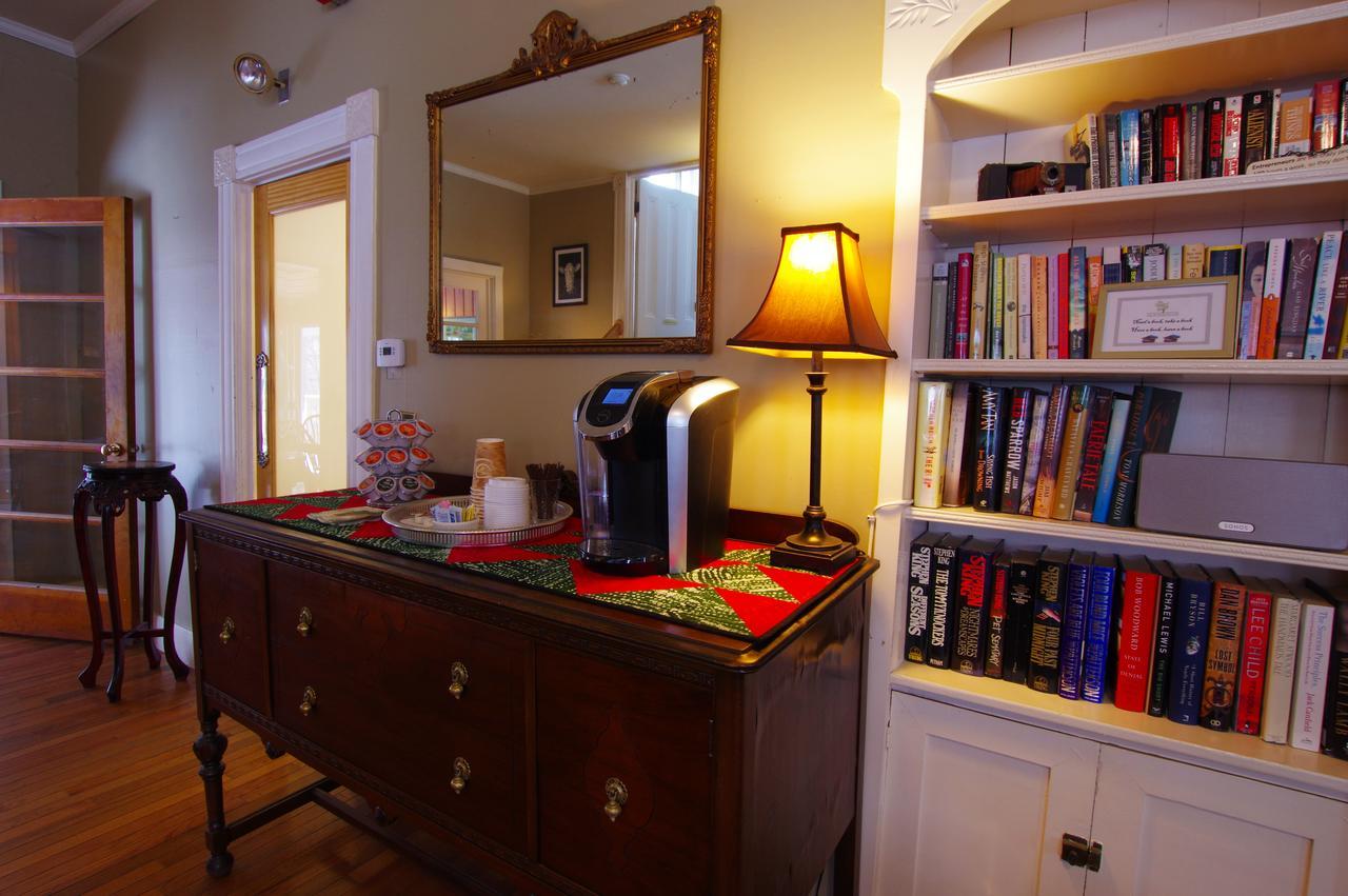 The Wilmington Inn Bagian luar foto